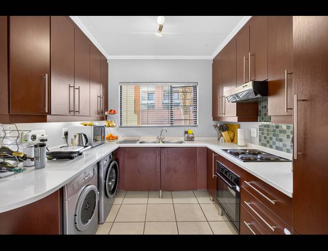 2 BEDROOM APARTMENT FOR SALE IN SUNNINGHILL